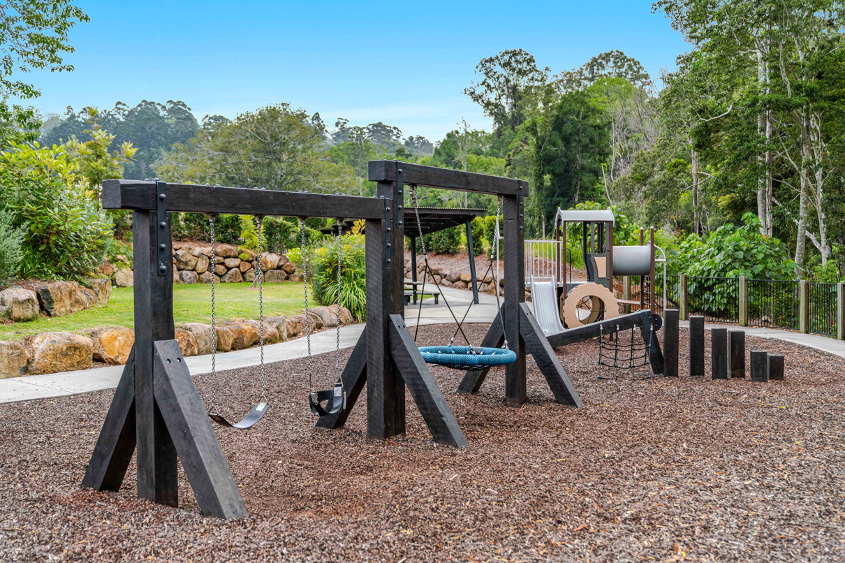EASTWOOD-PARK-3-1210x806