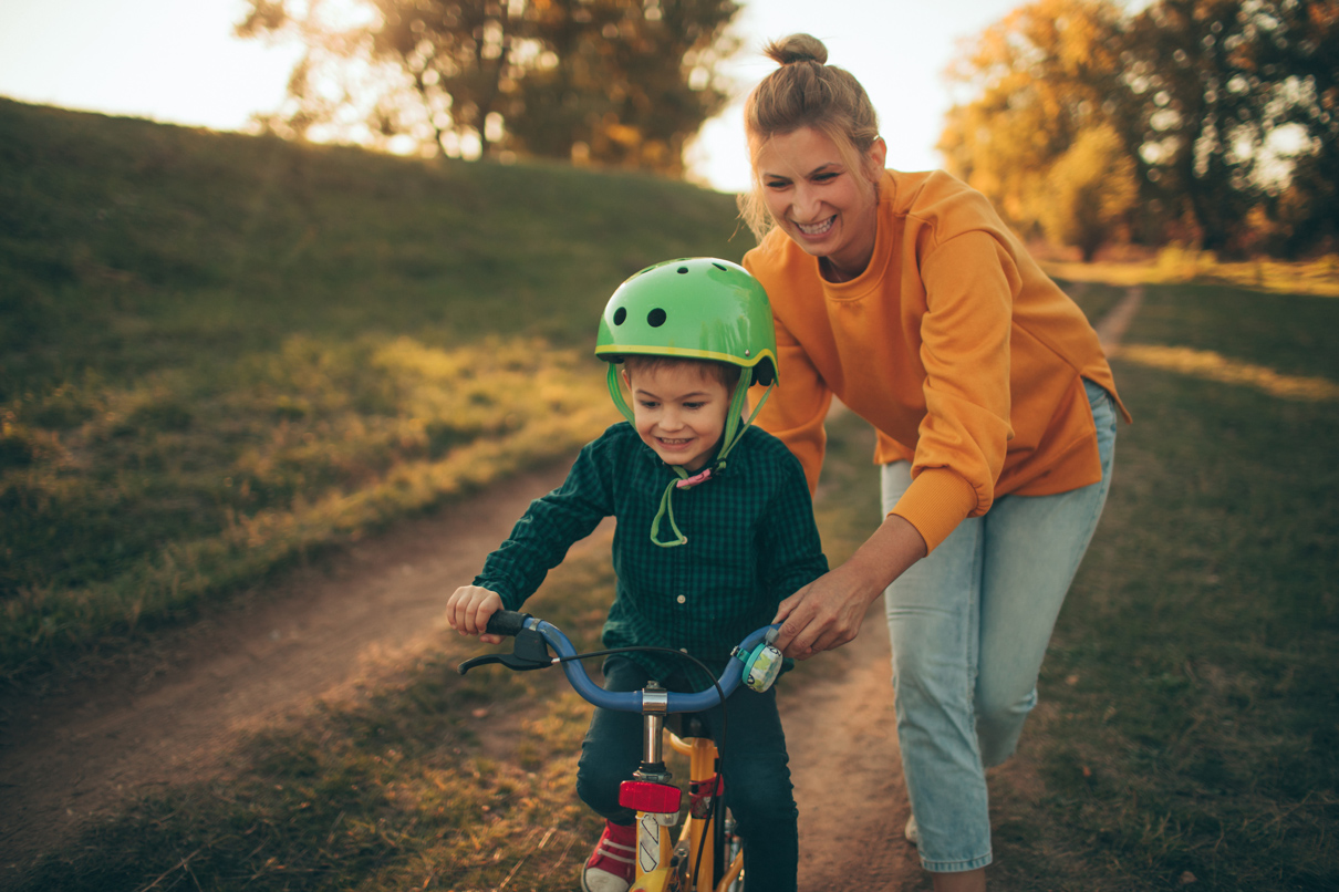 MUM-SON-BIKE-1210x806